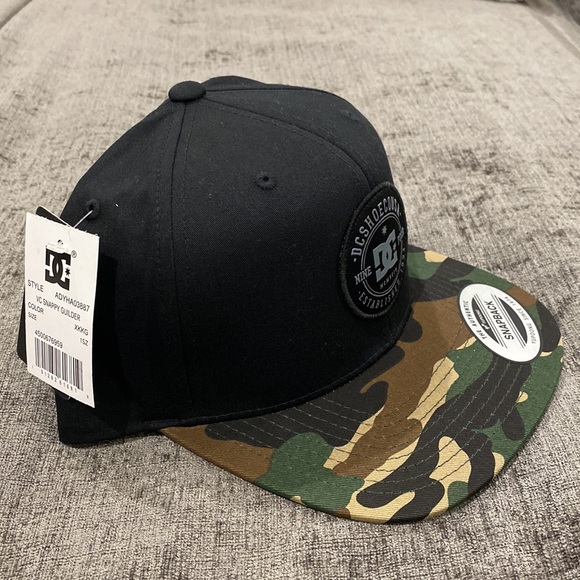 DC SnapBack Hat - Picture 2 of 7